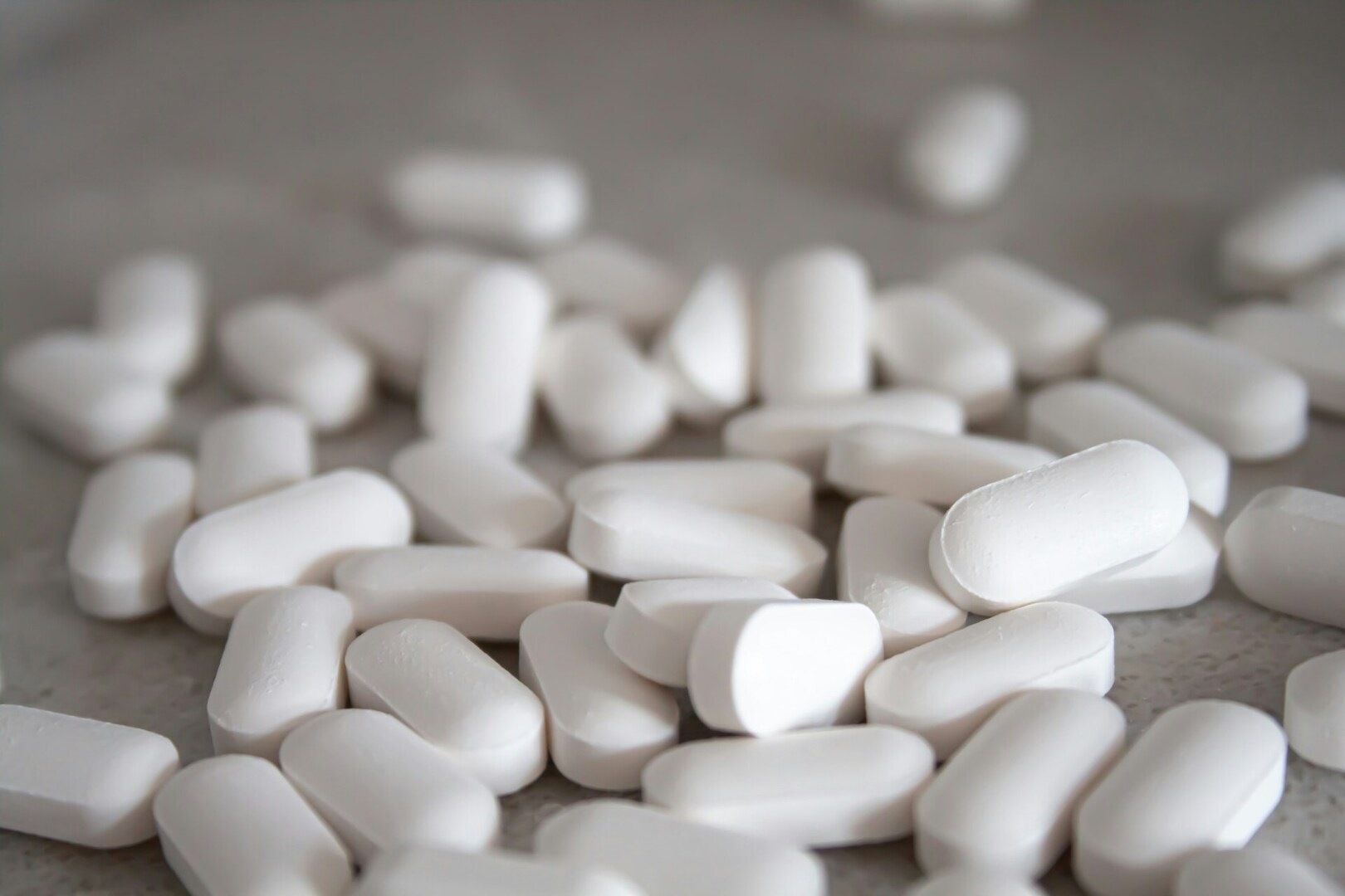 james-yarema-kdgiNc0sDeI-unsplash-vitamins.jpg